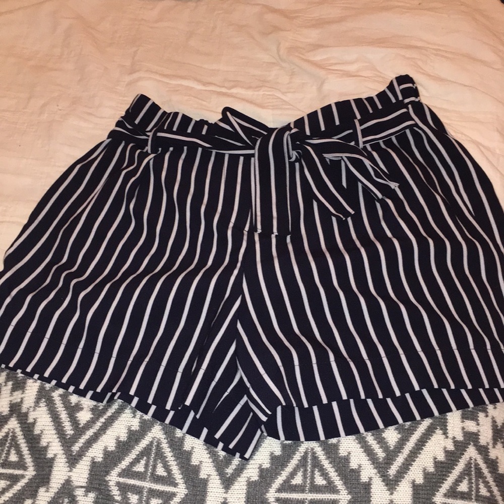 stretch waist band with tie shorts